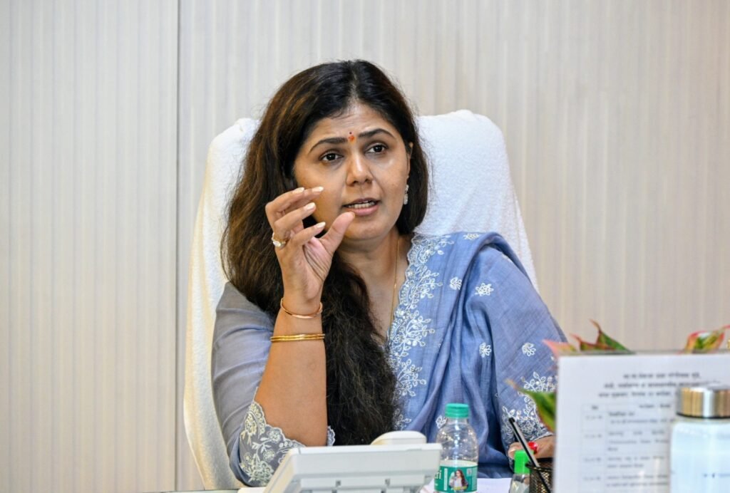 पेयजल, पशुधन जल और चारा योजना को सर्वोच्च प्राथमिकता दें: पंकजा मुंडे