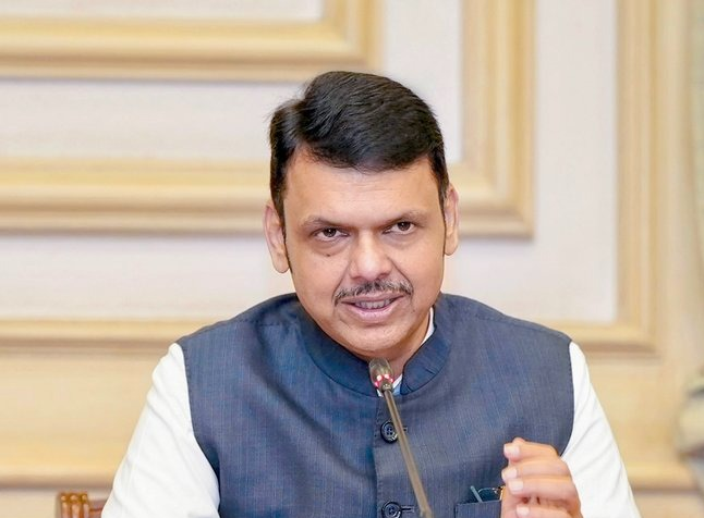 Maharashtra Forms Cabinet Sub-Committee to Tackle Drought-Like Situation: CM Fadnavis