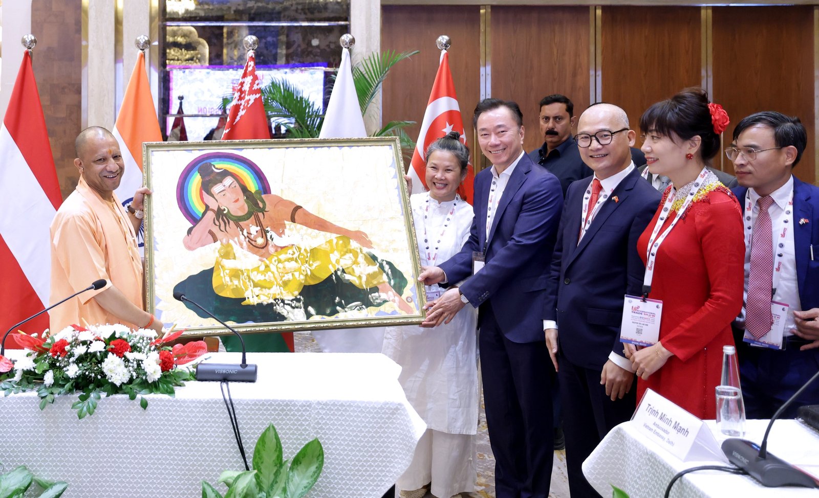 CM Yogi holds round table meeting with representatives of partner countries