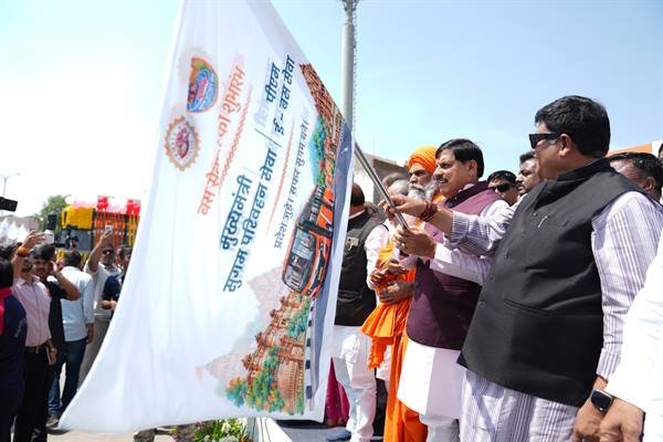 CM Dr. Yadav Launches PM e-Bus and Ujjain Darshan from Mahakal Lok