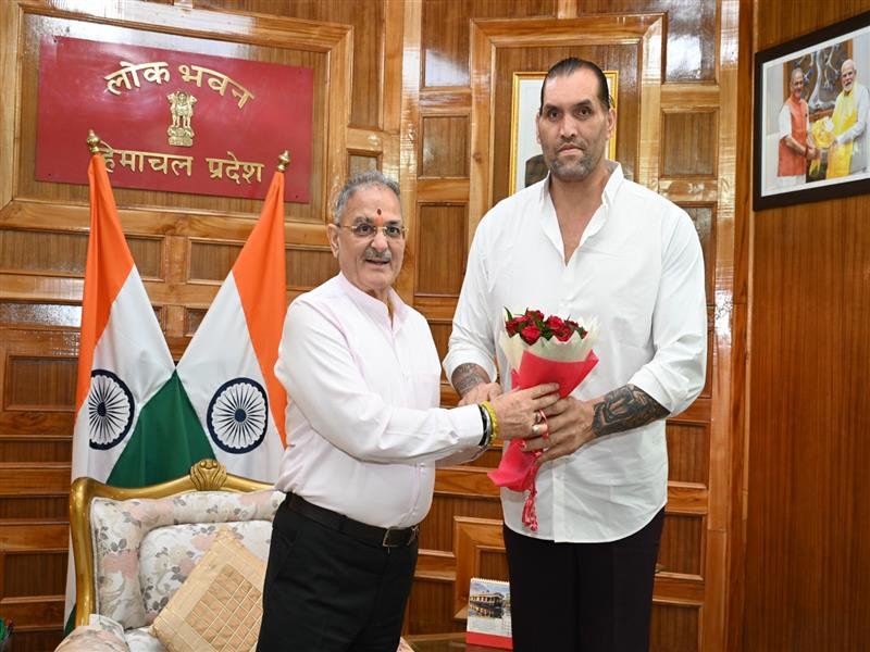 Renowned wrestler ‘The Great Khali’ pays courtesy visit to Governor