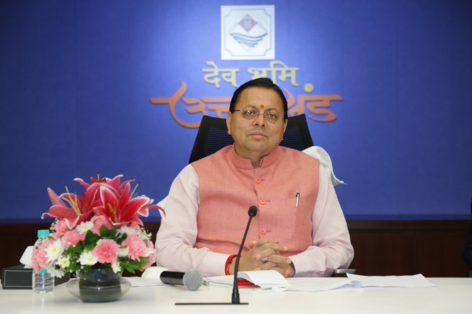 CM Dhami Reviews Rescue Operations for Stranded Trekkers and Mountaineers in Uttarakhand