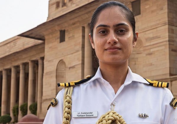 Lt Commander Yashasvi Solanki Becomes First Woman Armed Forces Officer to Serve as President’s ADC