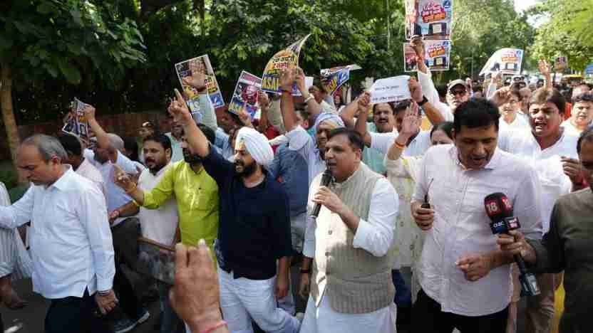 BJP Police Brutalise AAP Leaders Demanding Gyanesh Kumar’s Resignation