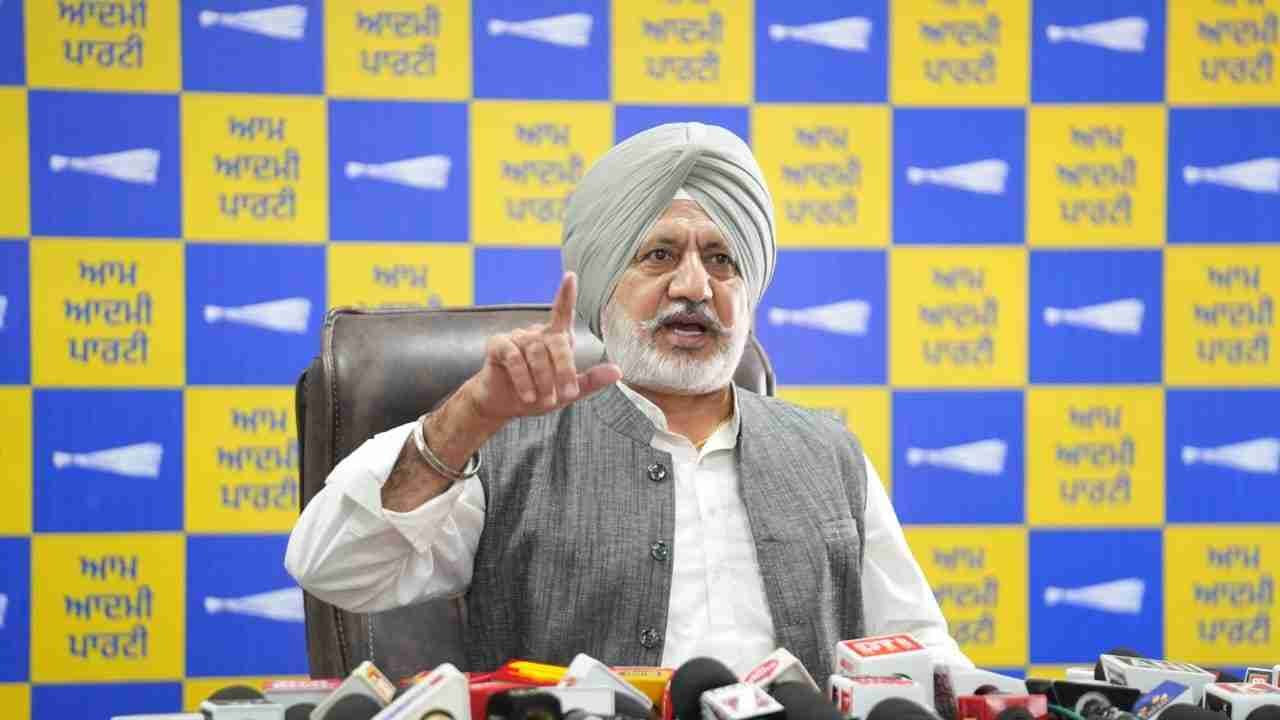 AAP Leader Baltej Pannu Questions SGPC Silence Over Allegations Against Amarjit Chawla