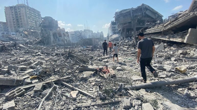 Hollywood Humanitarian Angelina Jolie Horrified With Israeli Aggressions In Gaza.