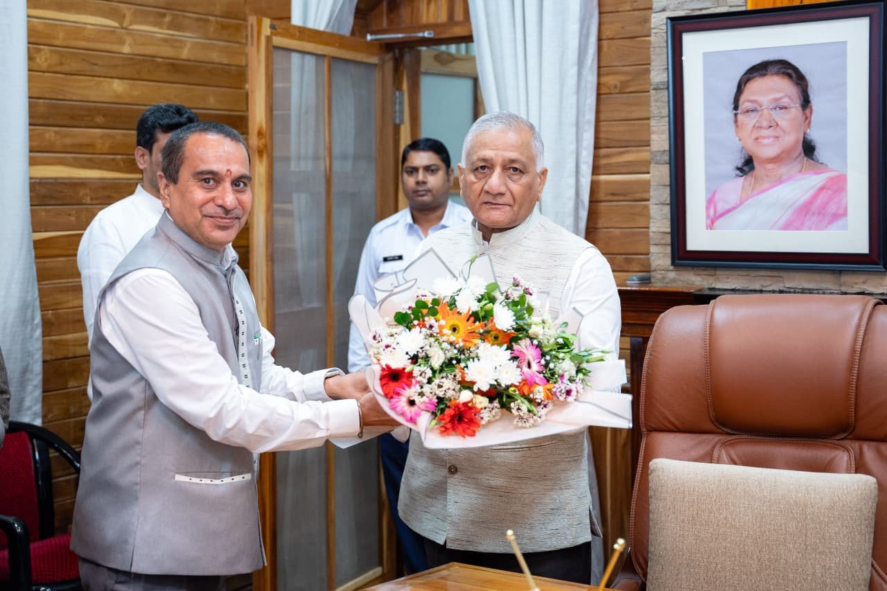 इरकॉन के अंतर्राष्ट्रीय परियोजना प्रमुख ने राज्यपाल को कलादान सड़क परियोजना की प्रगति के बारे में जानकारी दी