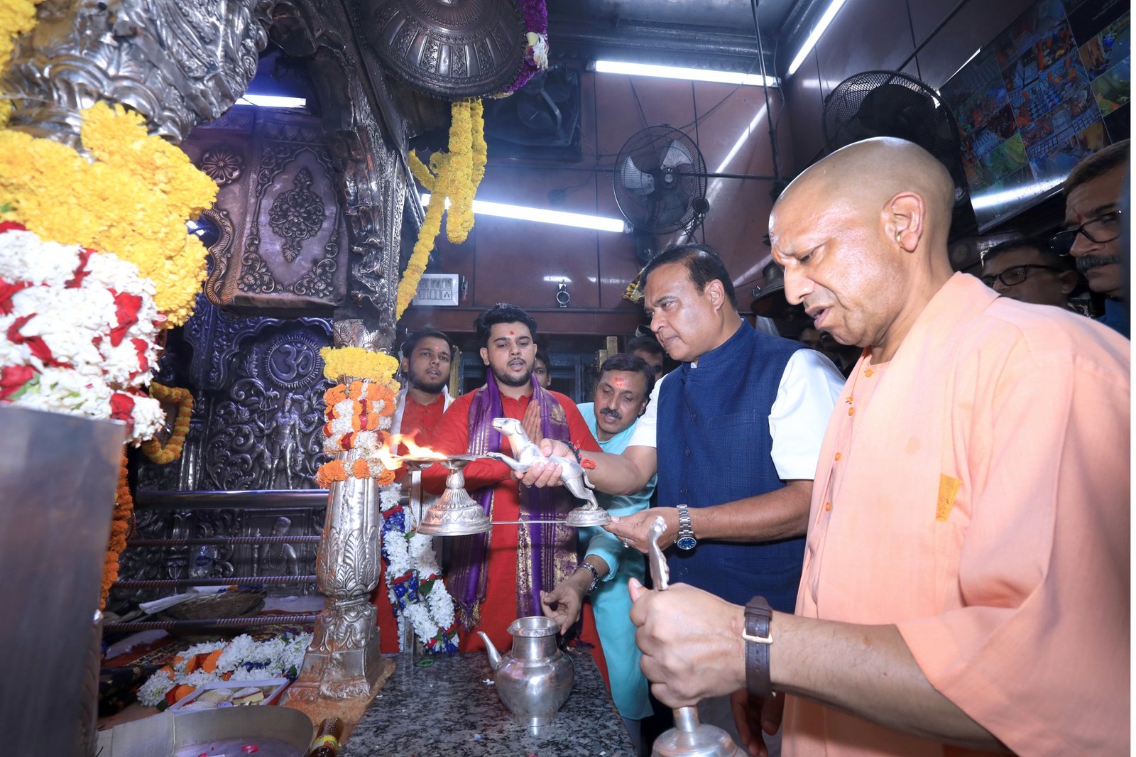 Chief Minister Yogi Adityanath and Assam CM Himanta offer prayers at Kashi Kotwal and Baba Vishwanath