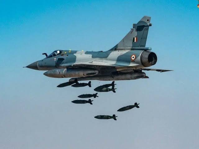 IAF Plans to Keep Mirage-2000 ‘Vajra’ Fighters in Frontline Service Until 2039