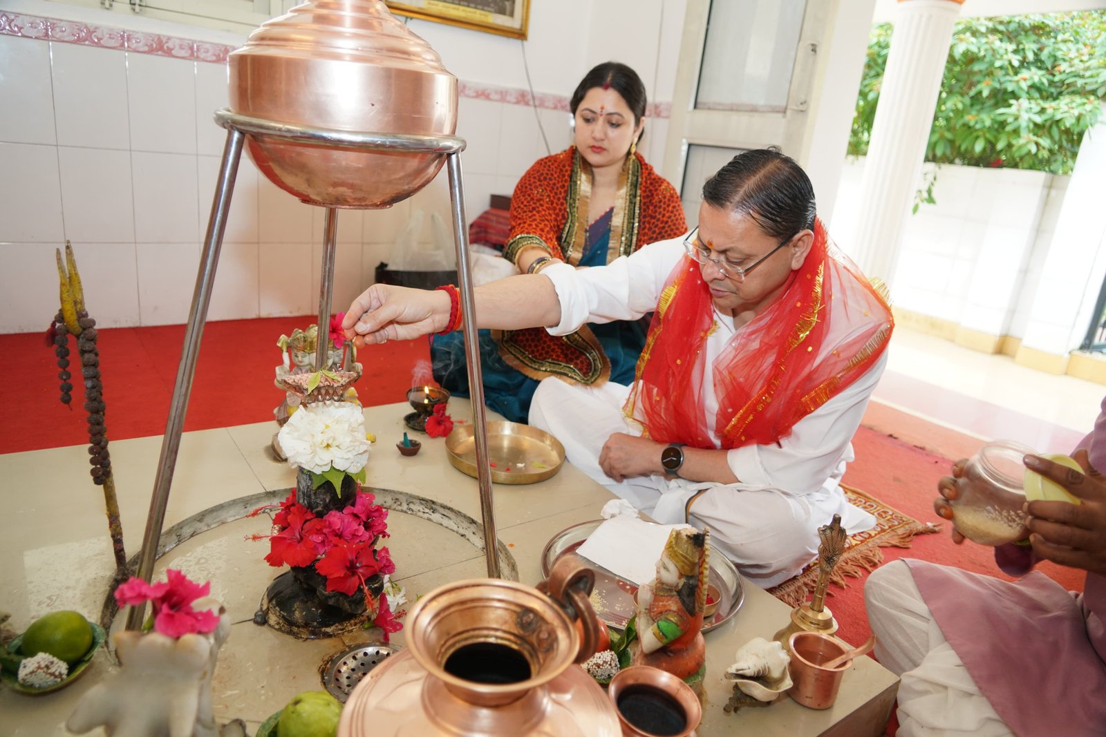 Uttarakhand CM Pushkar Singh Dhami Offers Prayers to Goddess Durga on First Day of Shardiya Navratri