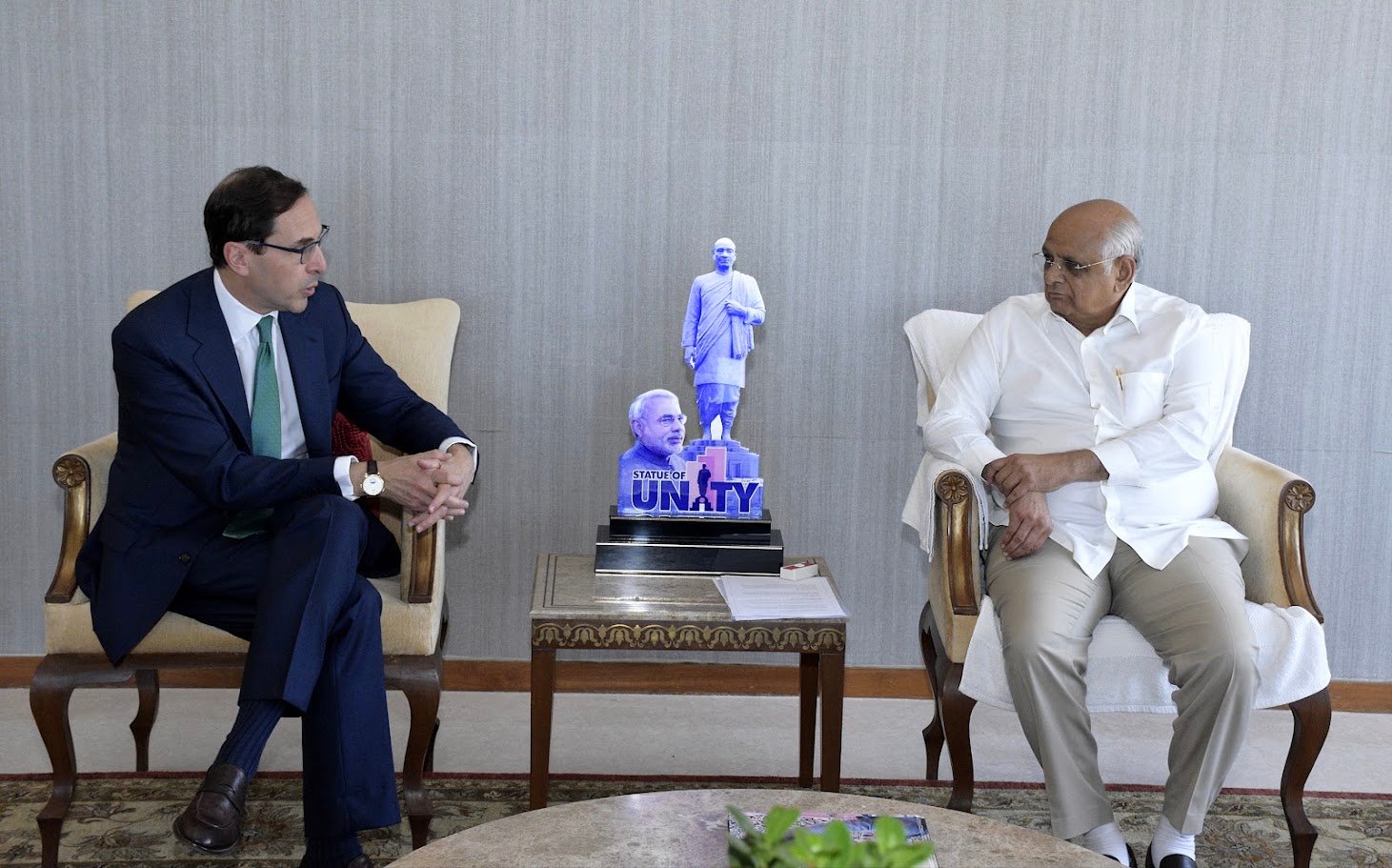 CM Patel Holds Courtesy Meeting with BlackRock Chief Robert Goldstein
