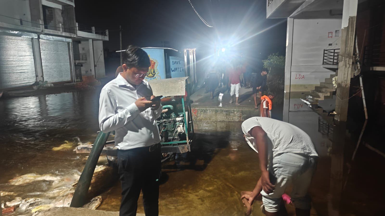 Yogi Government Steps Up Sanitation and Health Measures in Flood-Hit Areas of Lucknow; Drone-Based Anti-Larval Spraying Underway