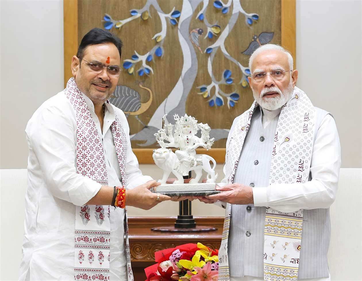 Chief Minister Meets Prime Minister Narendra Modi, Congratulates Him on 25 Years of Public Service