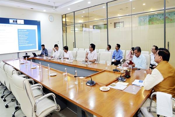 CM Dr. Yadav Calls for Showcasing MP’s Investor-Friendly Semicon Policy