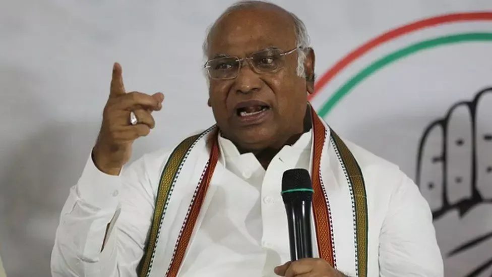 Kharge Writes to PM Modi for All-Party Meeting on Delimitation and Constitutional Proposals