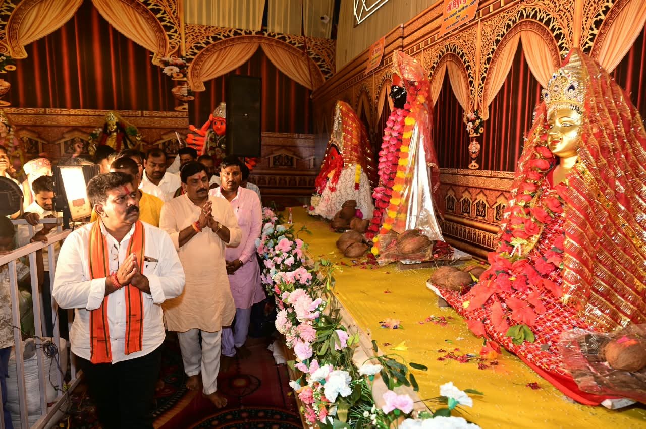 Goddess Durga Pandals Become Public Grievance Centres as Deputy CM Vijay Sharma Listens to Villagers’ Concerns