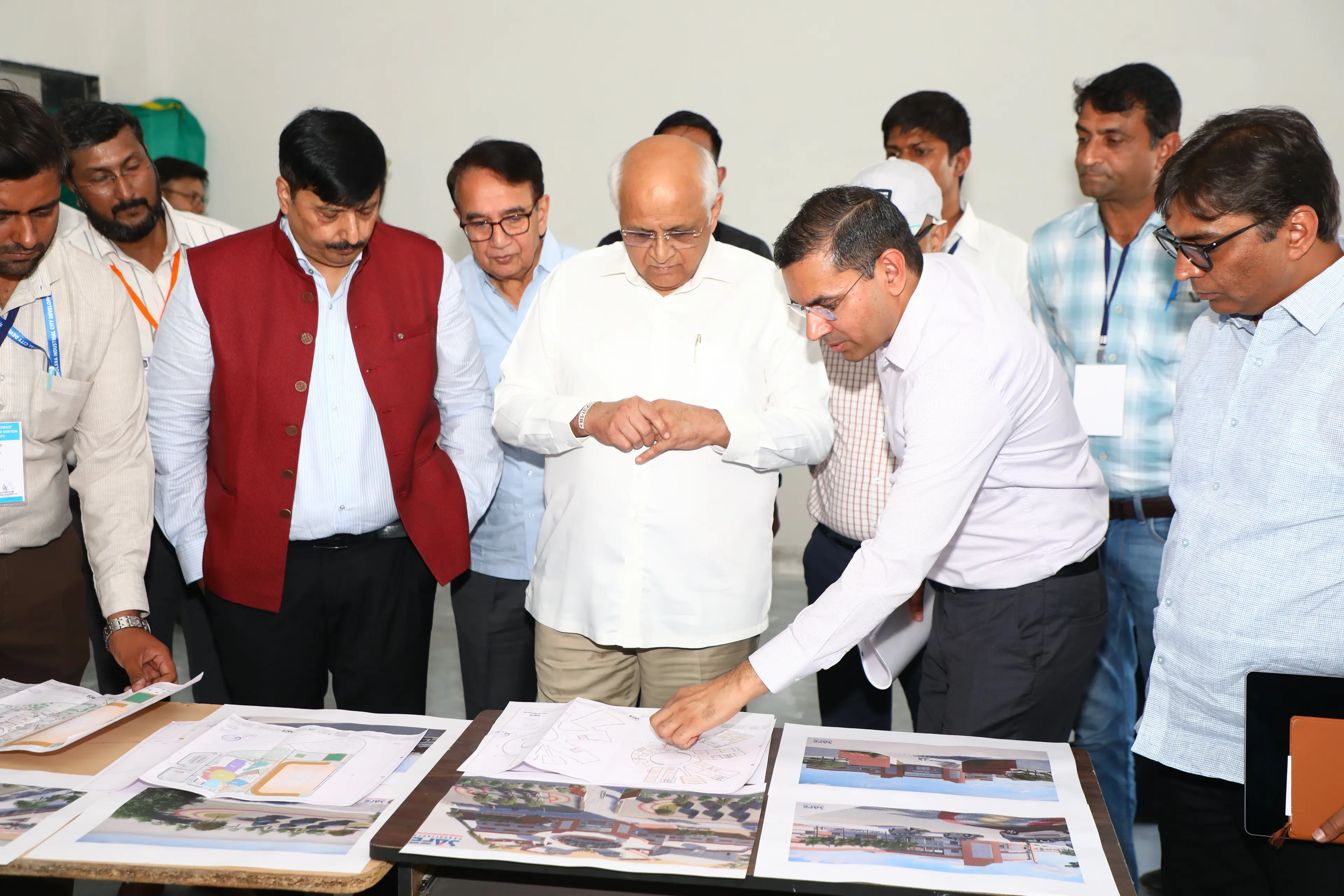 Chief Minister Reviews Ongoing Development Projects at Dholera Special Investment Region
