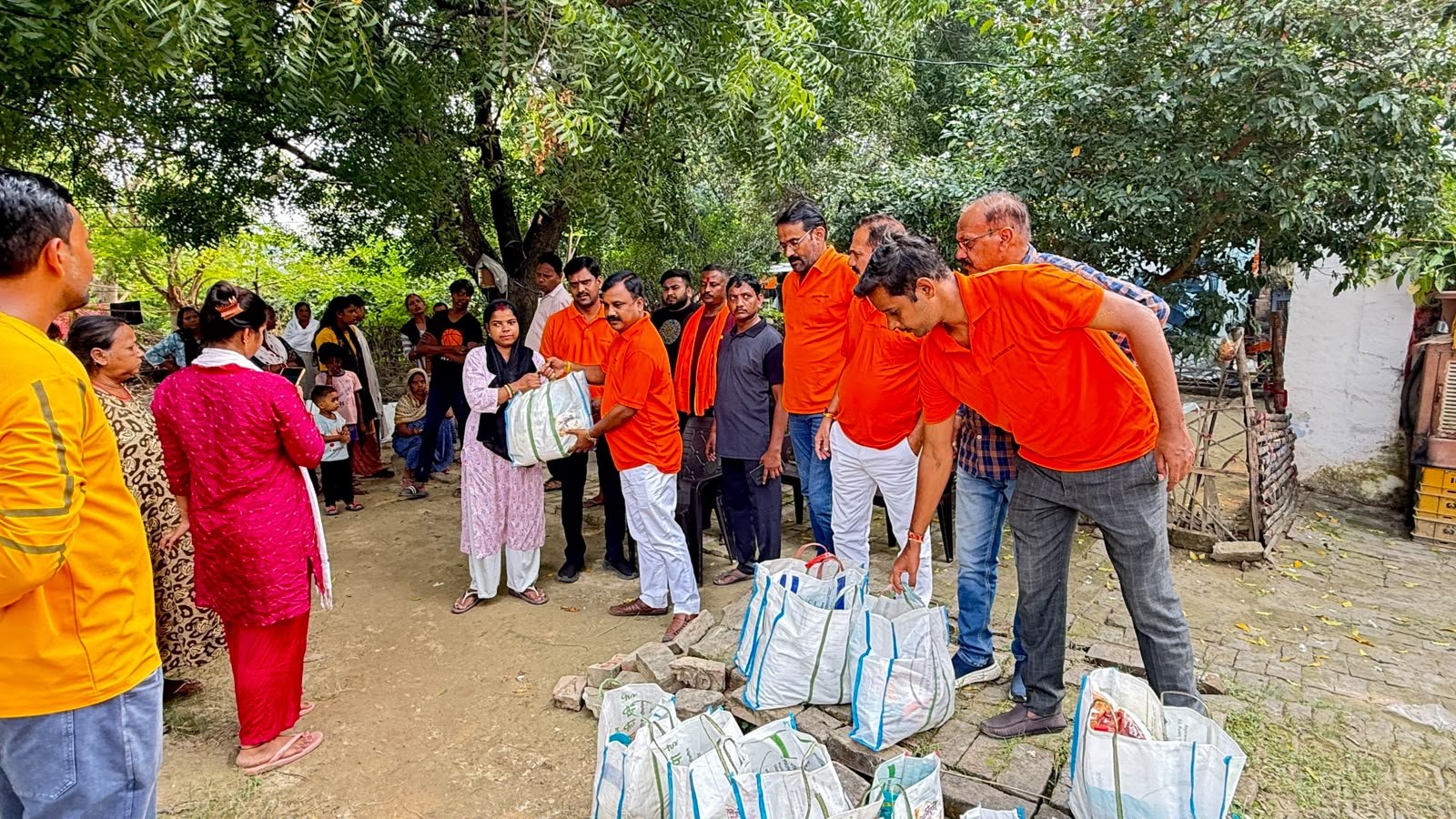 Dr Neeraj Bora’s Narangi Team Continues Flood Relief Work as Water Recedes in Lucknow