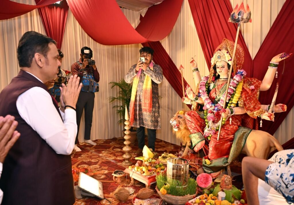 Chief Minister Devendra Fadnavis Visits Various Durga Puja Mandals in Nagpur