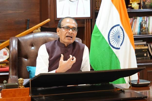 Government to Stay Live on Mobile: Shivraj Singh Chouhan Launches New Portal for Farmers