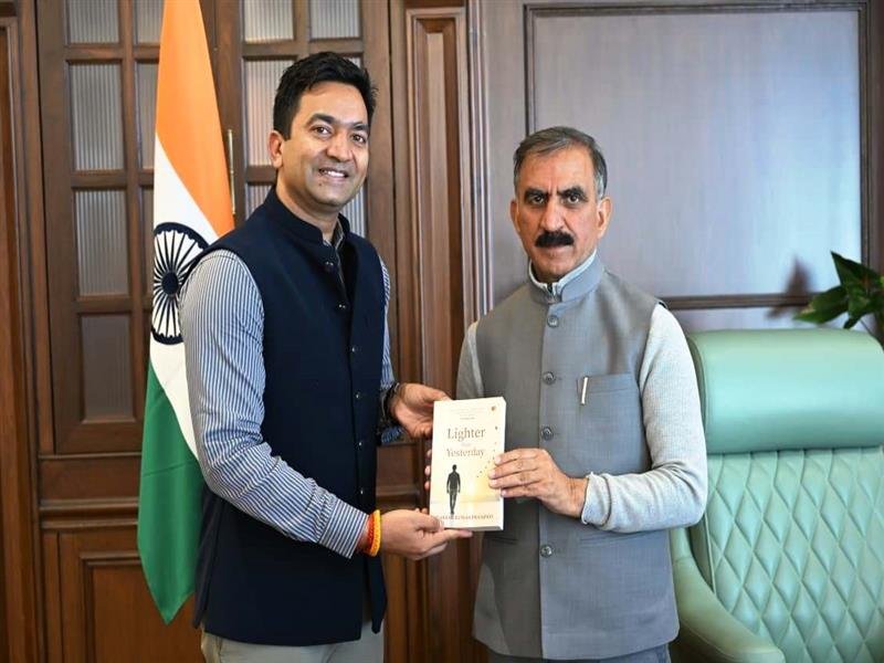 IAS Officer Rakesh Kumar Prajapati presents his first novel ‘Lighter Than Yesterday’ to Chief Minister