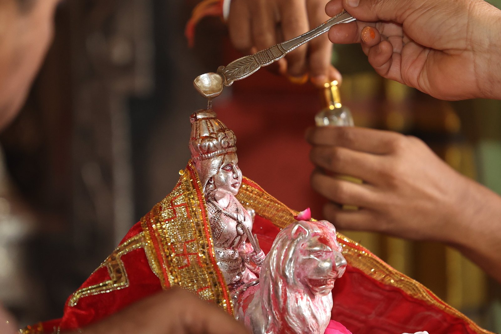 CM Bhupendra Patel Offers Prayers to Adhyashakti Maa Ambaji During Shardiya Navratri