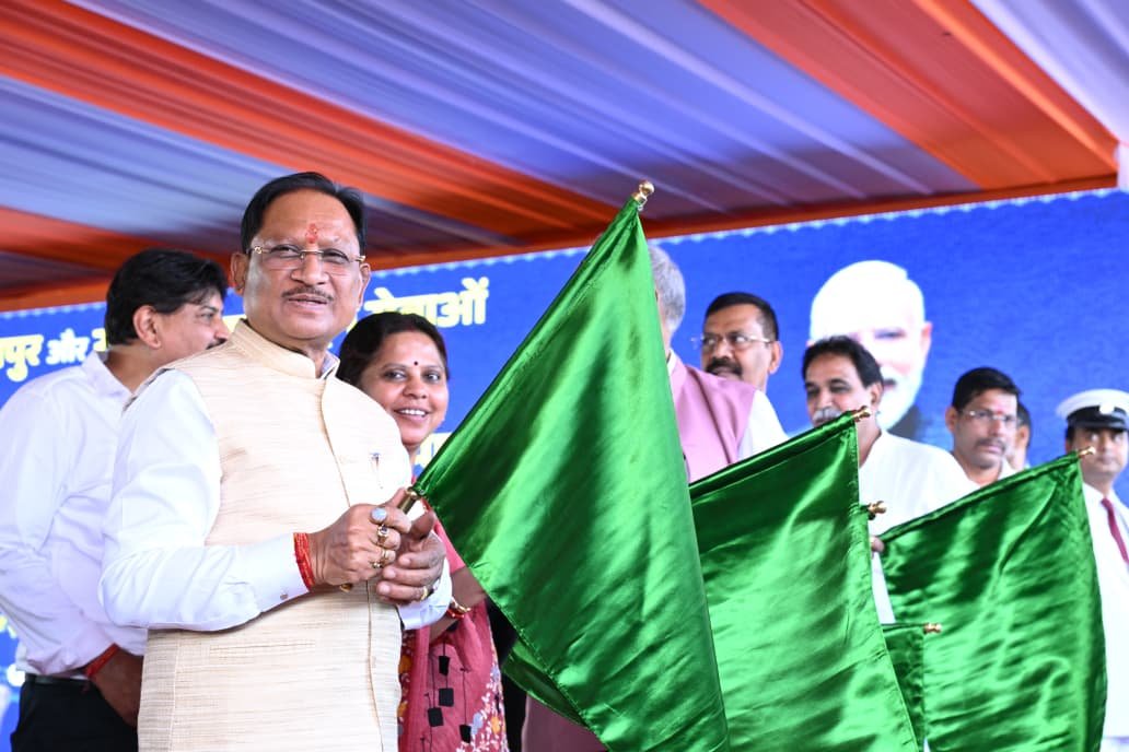 Ashwini Vaishnaw, Vishnu Deo Sai Flag Off New Passenger Train Services in Chhattisgarh