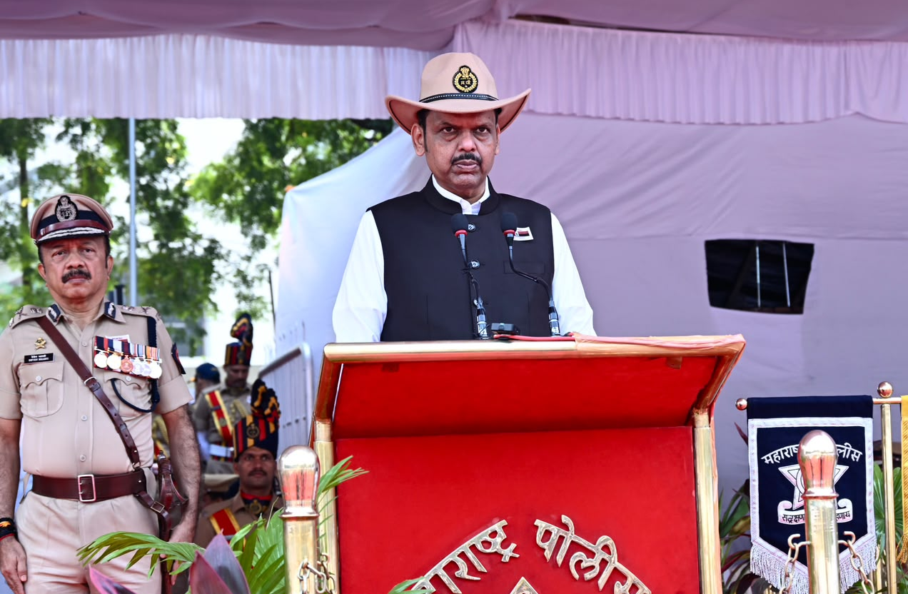 Maharashtra CM Devendra Fadnavis Pays Tribute to Police Martyrs on Police Commemoration Day