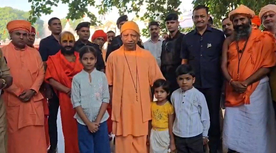 Sensitive and compassionate behaviour must be ensured while assisting every victim: CM Yogi