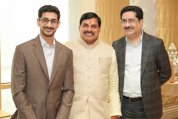 CM Dr. Yadav Meets Aditya Birla Group Chairman Kumar Mangalam Birla