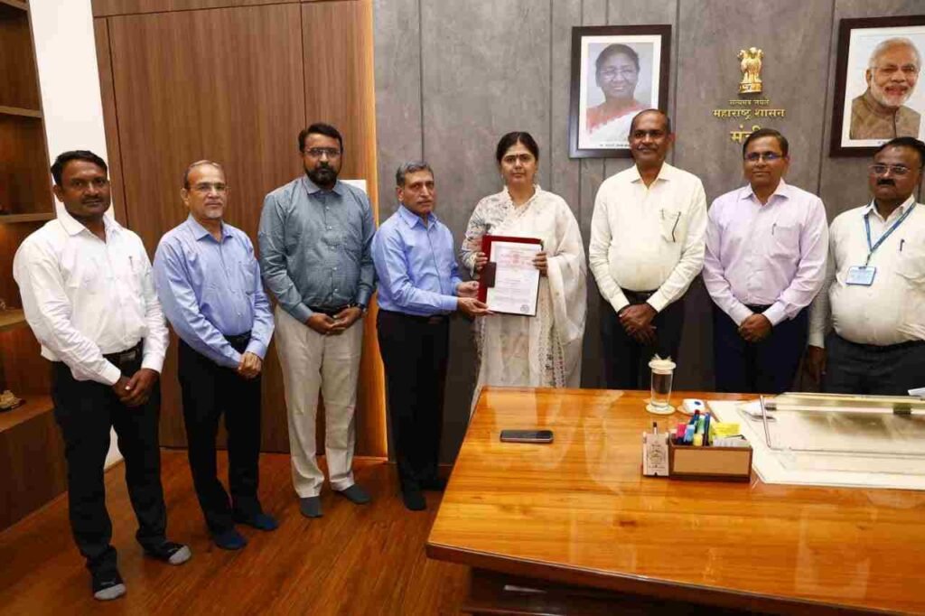Animal Husbandry Department Aims to Bring Electricity Bills to Zero Through Solar Power: Minister Pankaja Munde