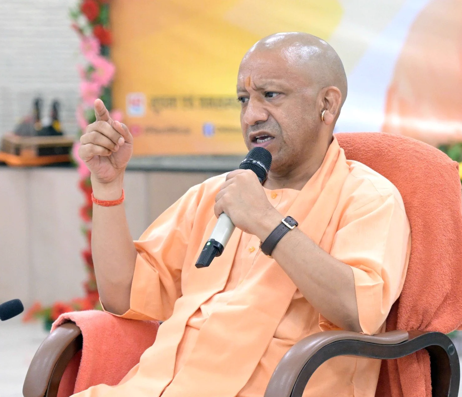 Like daily soap ‘Office-Office’, common man should not be made to run from office to office; Citizen satisfaction is a public servant’s report card: CM