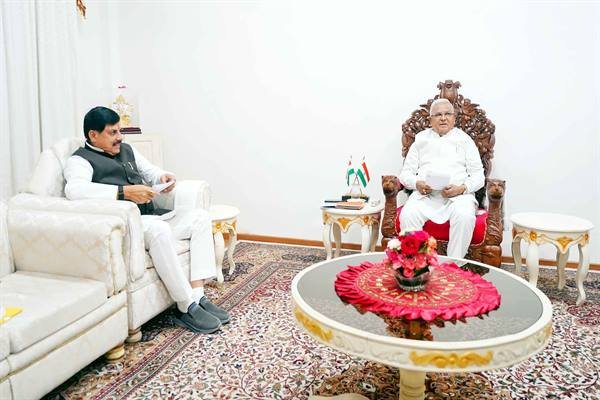 Chief Minister Dr. Yadav Pays Courtesy Visit to Governor Shri Patel