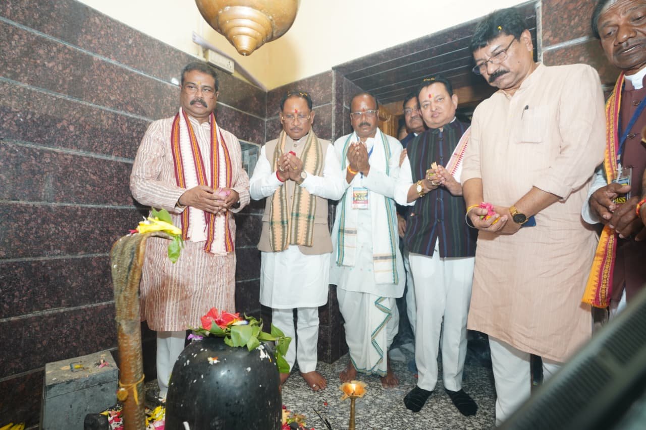 Chhattisgarh CM Vishnu Deo Sai Offers Prayers at Ramchandi Temple, Wishes Prosperity for State