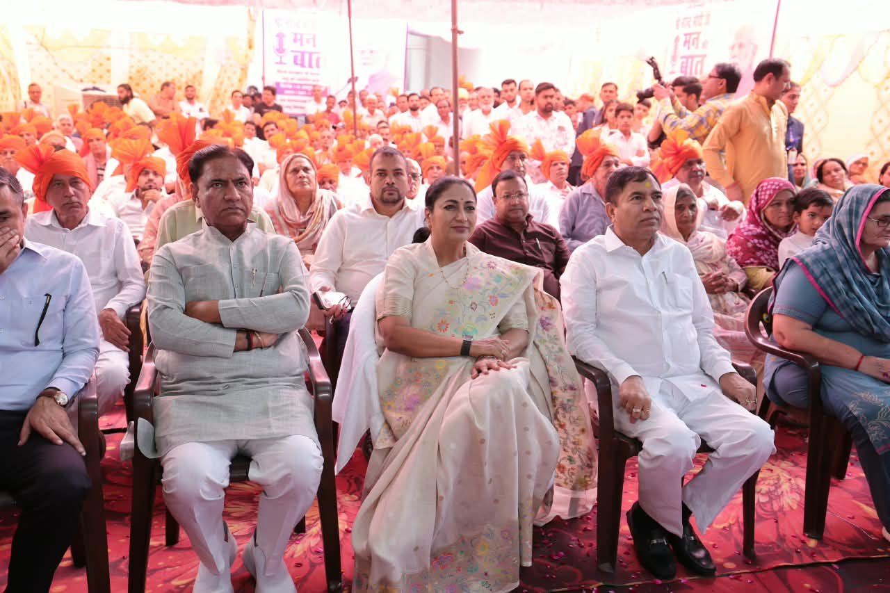 CM Rekha Gupta Listens to PM Narendra Modi Ji’s ‘Mann Ki Baat’ with Local Residents in Khera Kalan Village