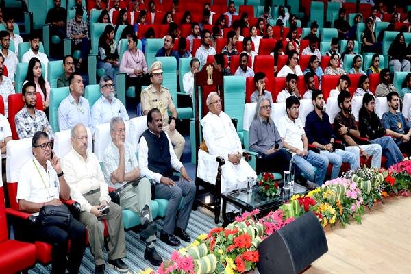 ‘Mann Ki Baat’ Inspires Collective Resolve for Nation-Building: Governor Shri Patel