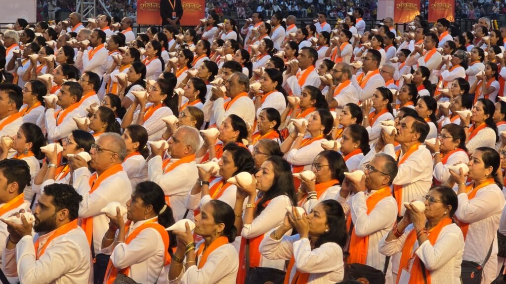 Nashik Sets World Record with 517 People Blowing Conch Shells Together, Surpasses US Record of 303