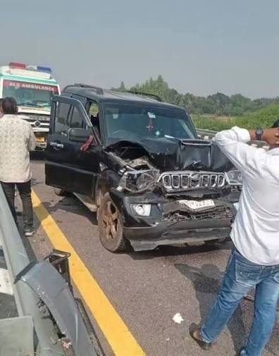Rahul Gandhi Safe After Multiple Vehicles in Convoy Collide on UP Expressway; Several Injured