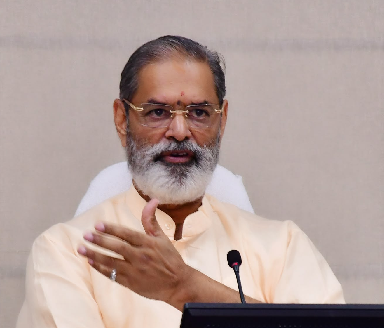 Deputy Chief Minister Reviews Comprehensive Emergency Preparedness for Southern & Coastal Odisha Ahead of Cyclone Arnab