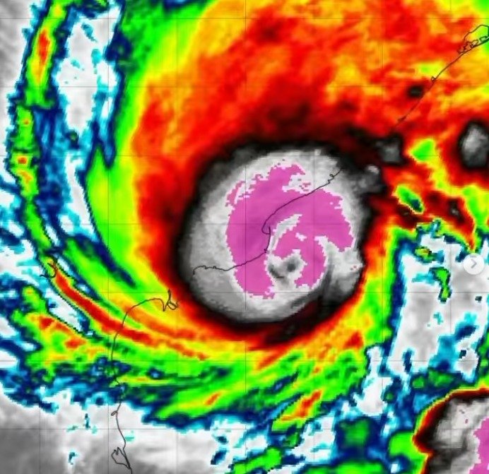 Cyclone Arnab Landfall Continues Along Andhra Pradesh Coast, Winds May Reach 135 Kmph