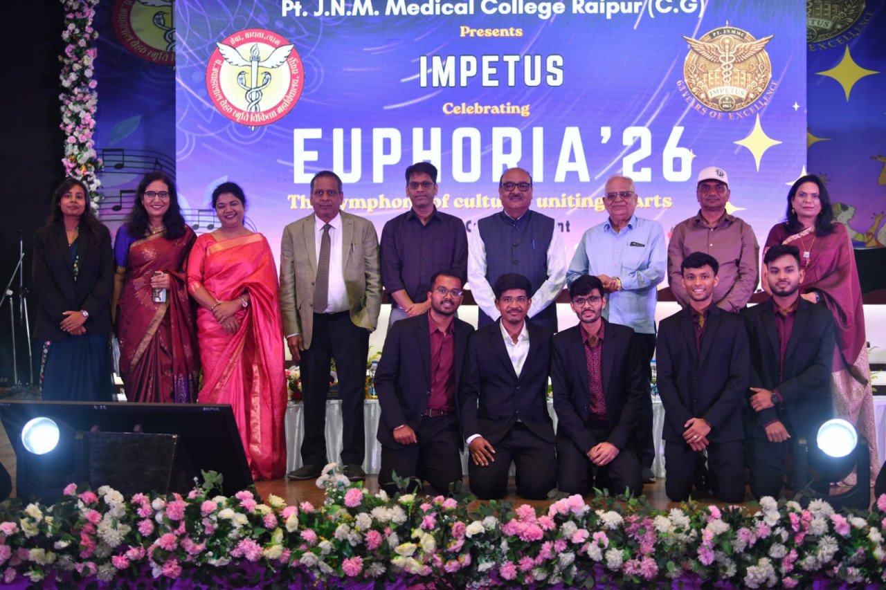 Medical College Presents Annual Report at ‘Impetus-2026’; Chhattisgarh Chief Secretary Vikasheel Shares Success Mantra with Students