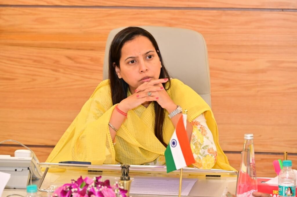 Women and Child Development Minister Aditi Tatkare Directs Revision of Incentive Allowance Criteria for Anganwadi Workers