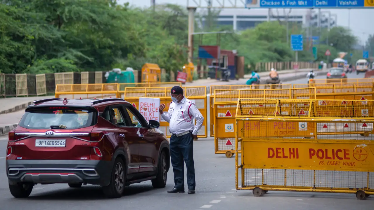 Delhi Traffic Police Announces Vehicle Entry Restrictions Under Revised GRAP from November 1