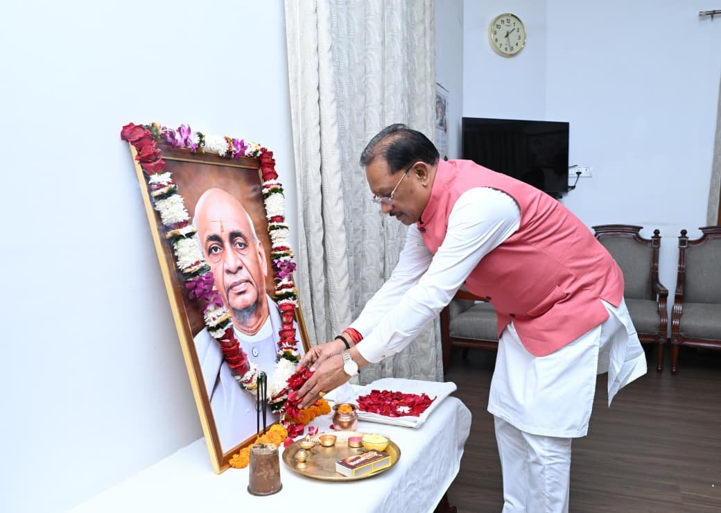 Chhattisgarh CM Vishnu Deo Sai Pays Tribute to Sardar Vallabhbhai Patel on His Birth Anniversary